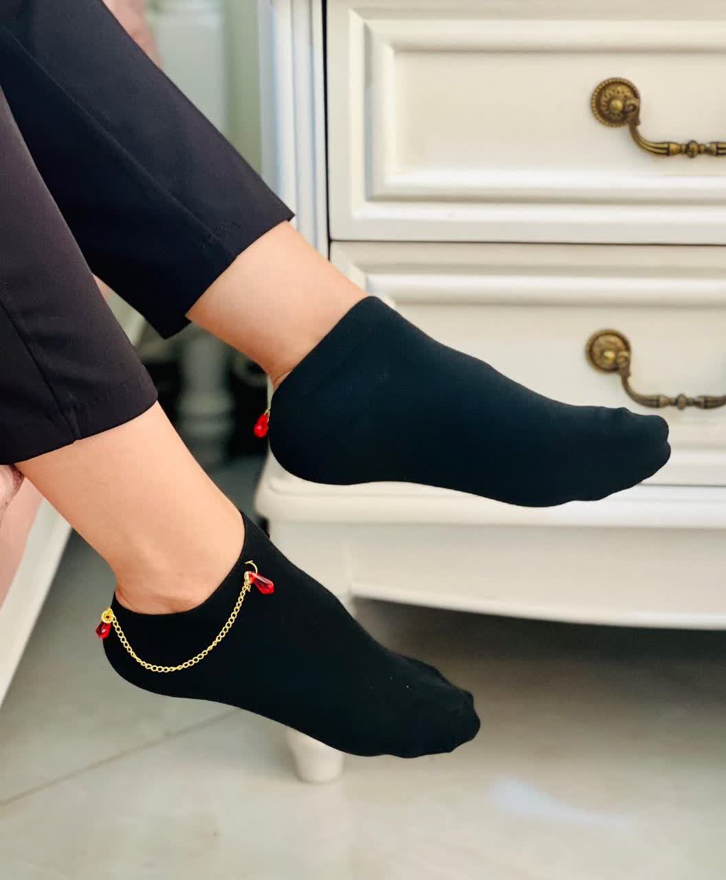 جوراب مچی زنانه با زنجیر تزئینی، نرم و فانتزی مناسب استایل روزمره یا مهمانی