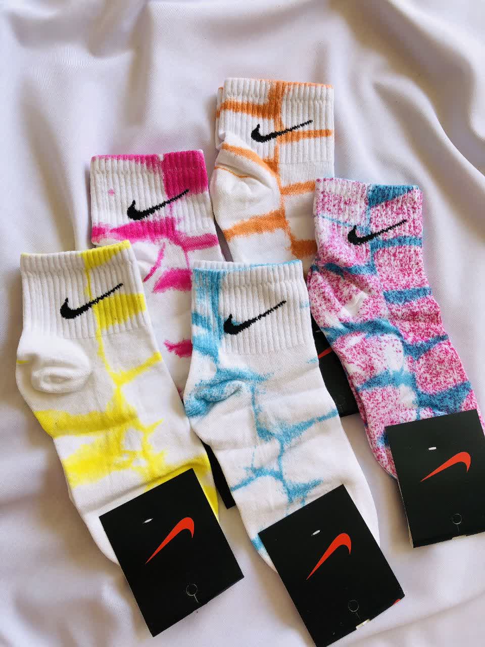 جوراب نیم‌ساق کش اسپرت رنگ مشکی، مناسب ورزش و استفاده روزانه