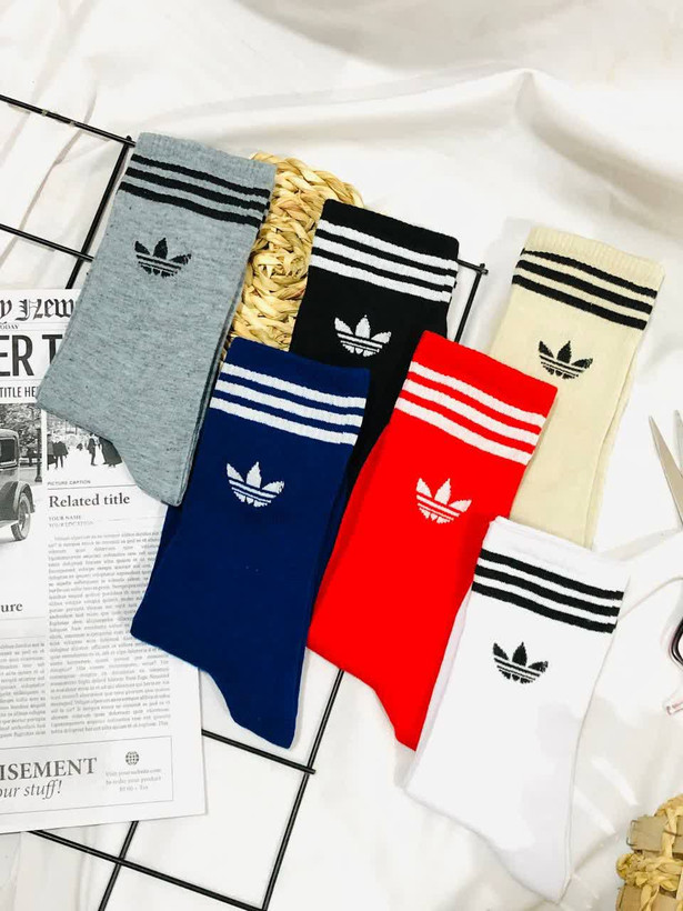 جوراب ساقدار کش انگلیسی آدیداس رنگ سفید، مناسب ورزش و استفاده روزمره