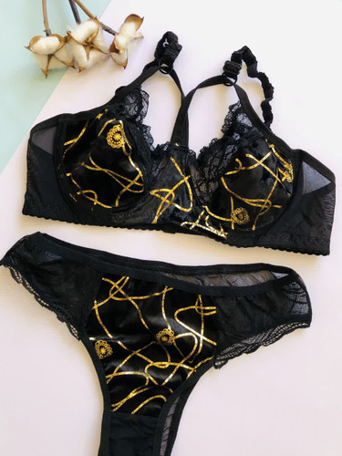 شورت و سوتین زنانه مدل هارنسدار با جزئیات طلایی و فرمدهی زیبا