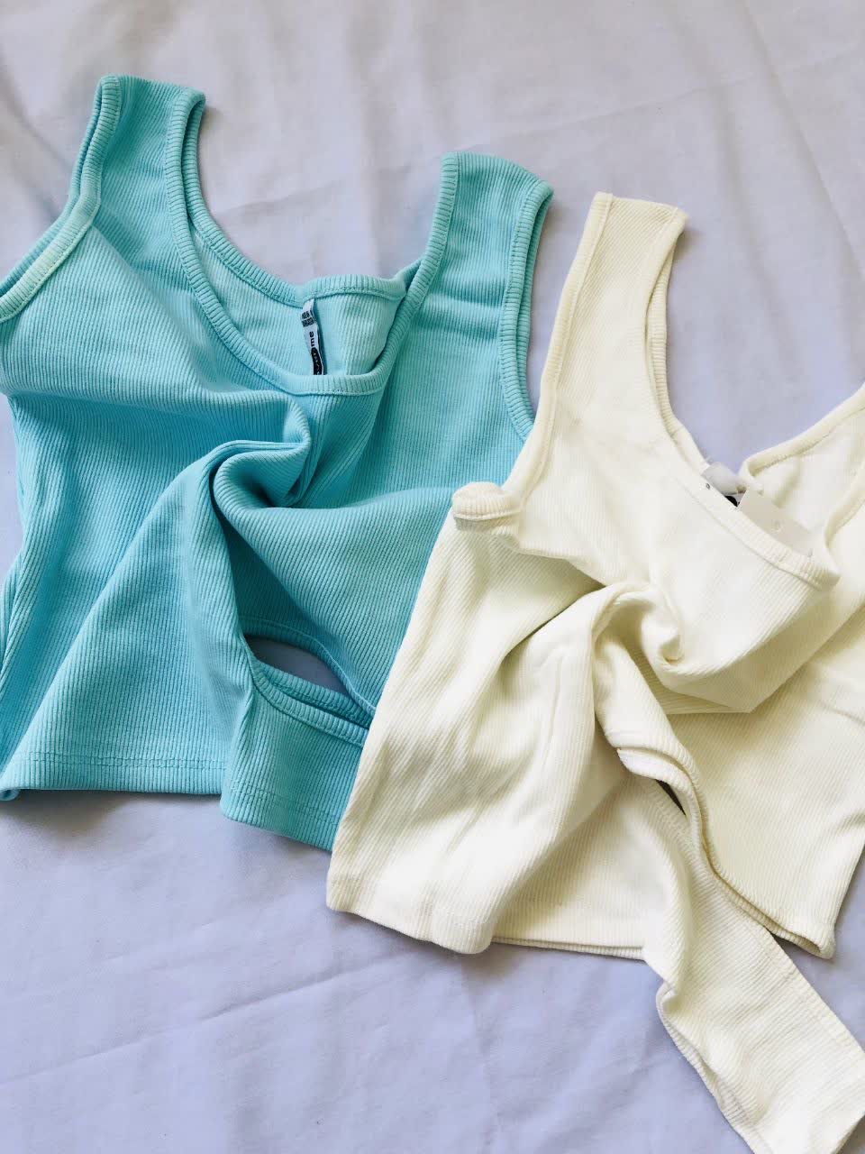 کراپ کبریتی زنانه پهلو چاکدار با رنگ تنوع و تن‌خور جذب |