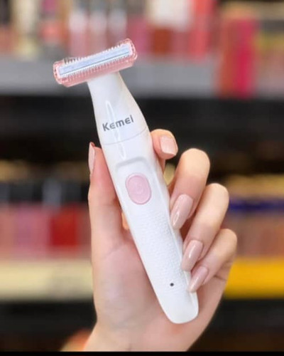 ماشین اصلاح زنانه Kemei مدل KM-113 دو سری مجزا برای اصلاح بدن و صورت، طراحی سبک و شارژی، مناسب پوستهای حساس. انتخابی عالی برای زیبایی روزمره بانوان
