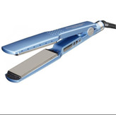 اتوی مو BaBylissPRO مدل UltraCurl با طراحی آبی متالیک و بستهبندی شفاف، مناسب برای صافکردن و فرکردن مو.